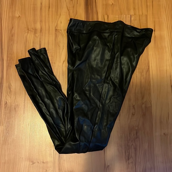 le chateau Pants - Le chateau leggings